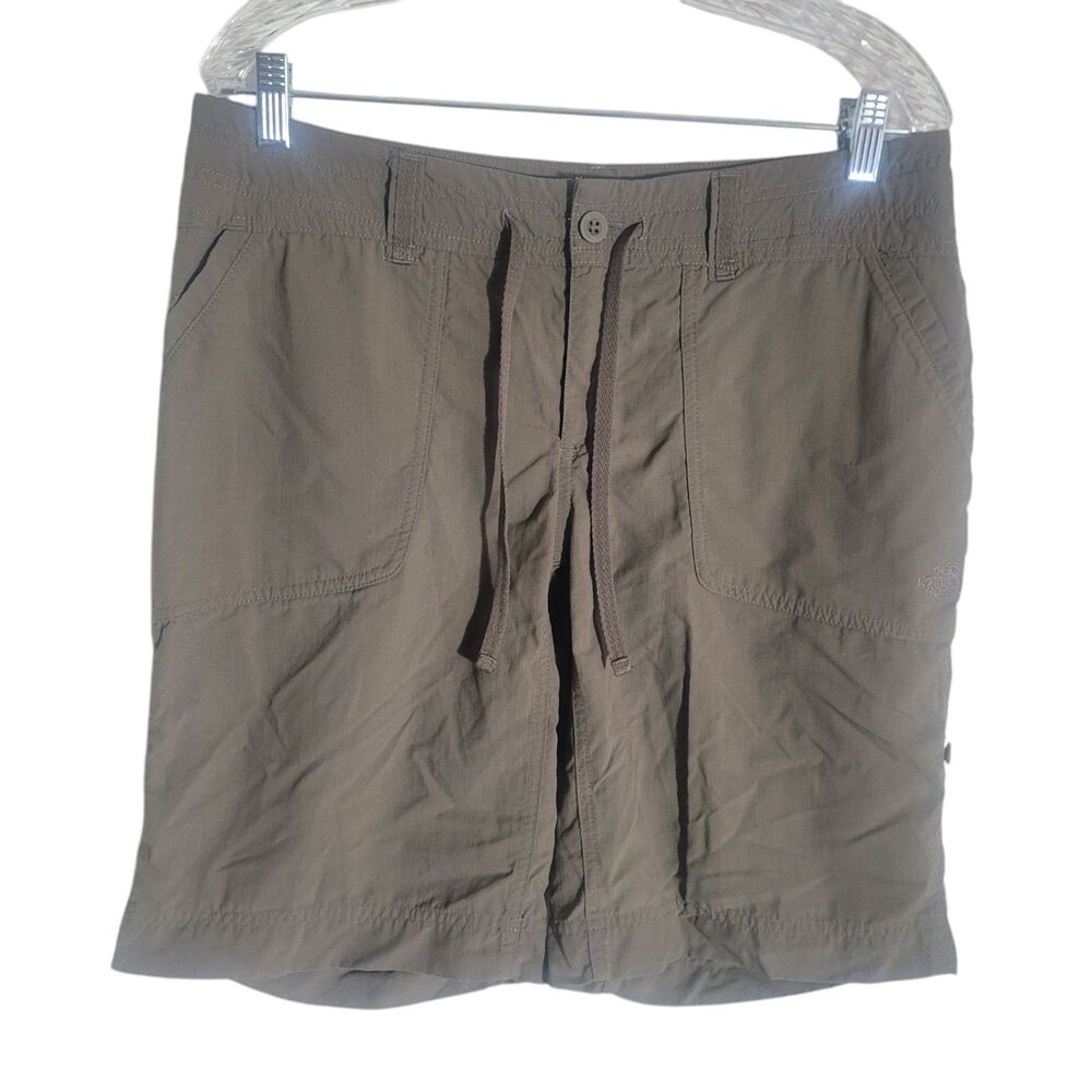 The North Face Nylon 10" Shorts Women's Size 12 Tall Green Roll Tab Cuff Hiking